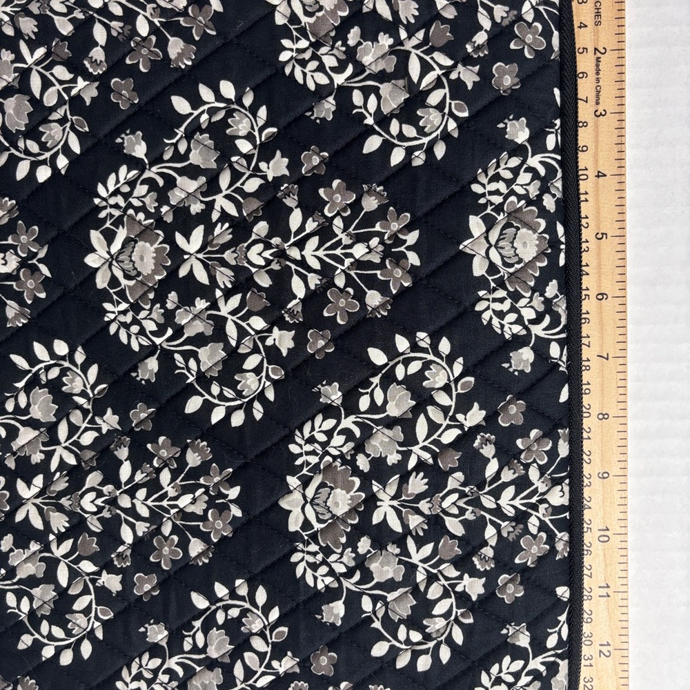 Vera Bradley Retired Chandelier Noir Quilted Laptop Sleeve Minimalist Bohemian - Picture 6 of 7